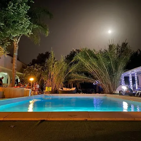 Aparthotel Villa More