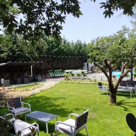 Villa More Aparthotel 3*