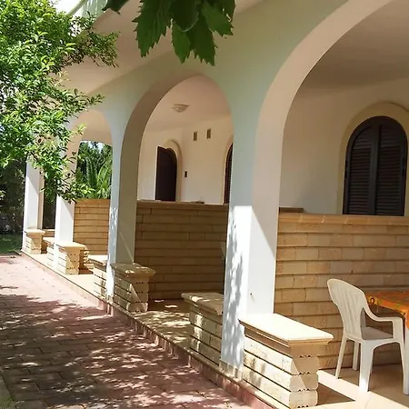 Aparthotel Villa More 3*