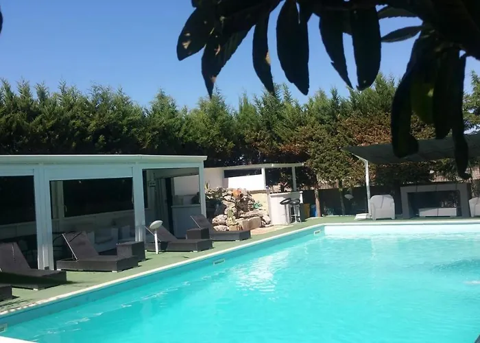 מלון דירות Villa More מונטרוני די לצ'ה