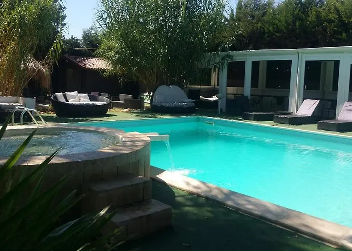 מלון דירות Villa More מונטרוני די לצ'ה