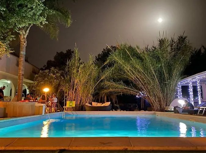 מלון דירות Villa More