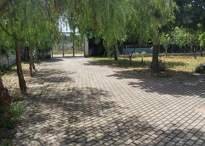 Villa More מונטרוני די לצ'ה