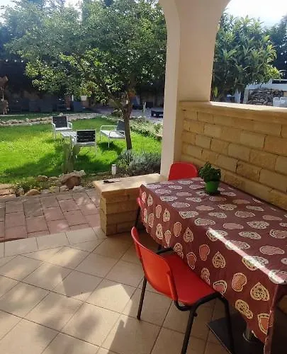 Villa More מלון דירות מונטרוני די לצ'ה