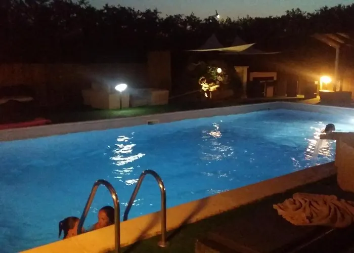 Villa More 3* מונטרוני די לצ'ה