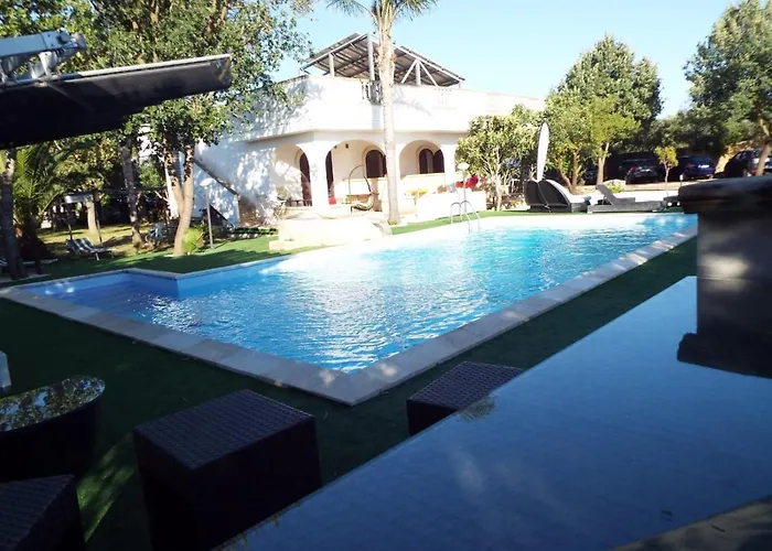 Villa More 3* מונטרוני די לצ'ה